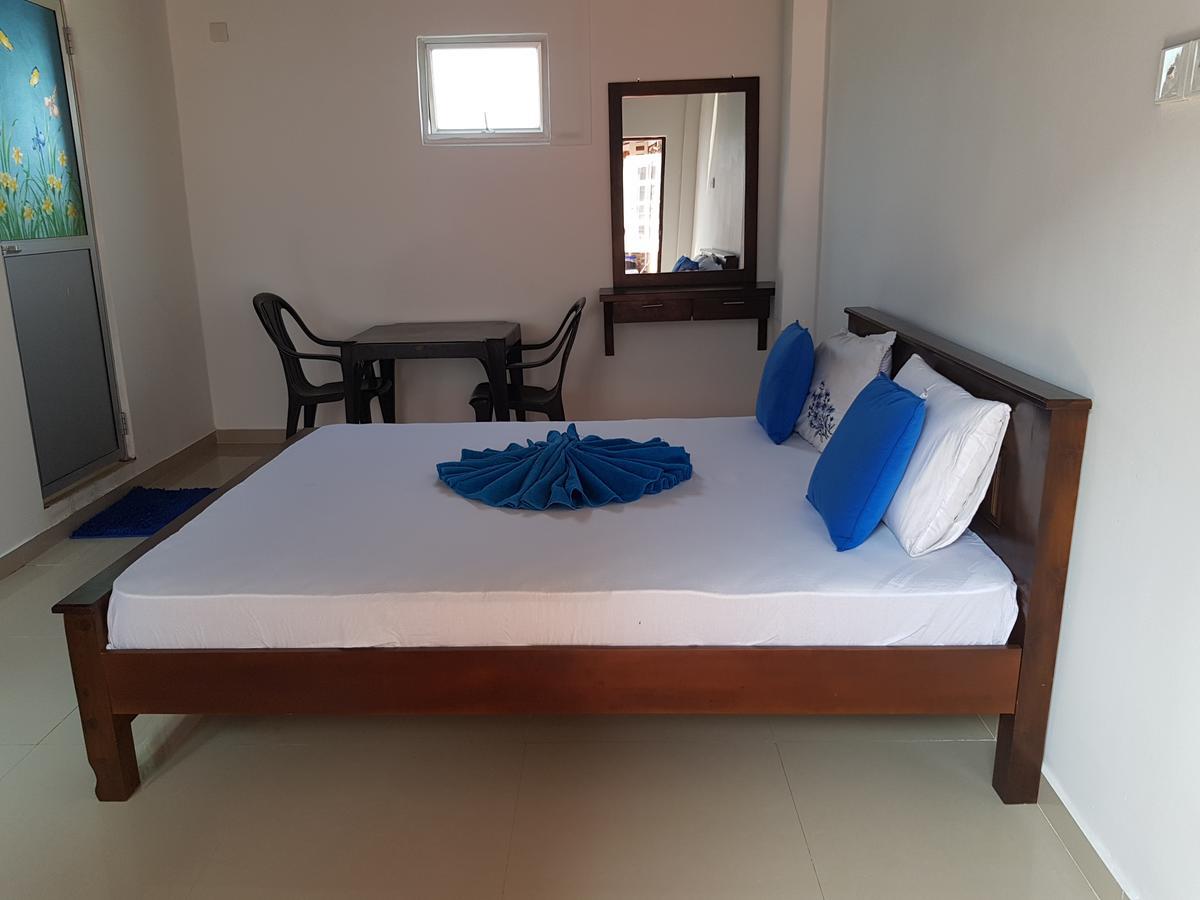 Oasis Beach Hotel Negombo Exterior photo