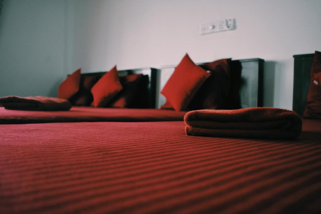 Oasis Beach Hotel Negombo Exterior photo
